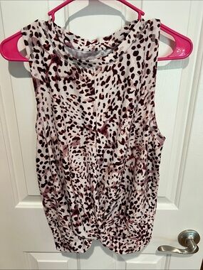 Old Navy Sleeveless Twist-Hem Animal Print Tank Top - White/Maroon